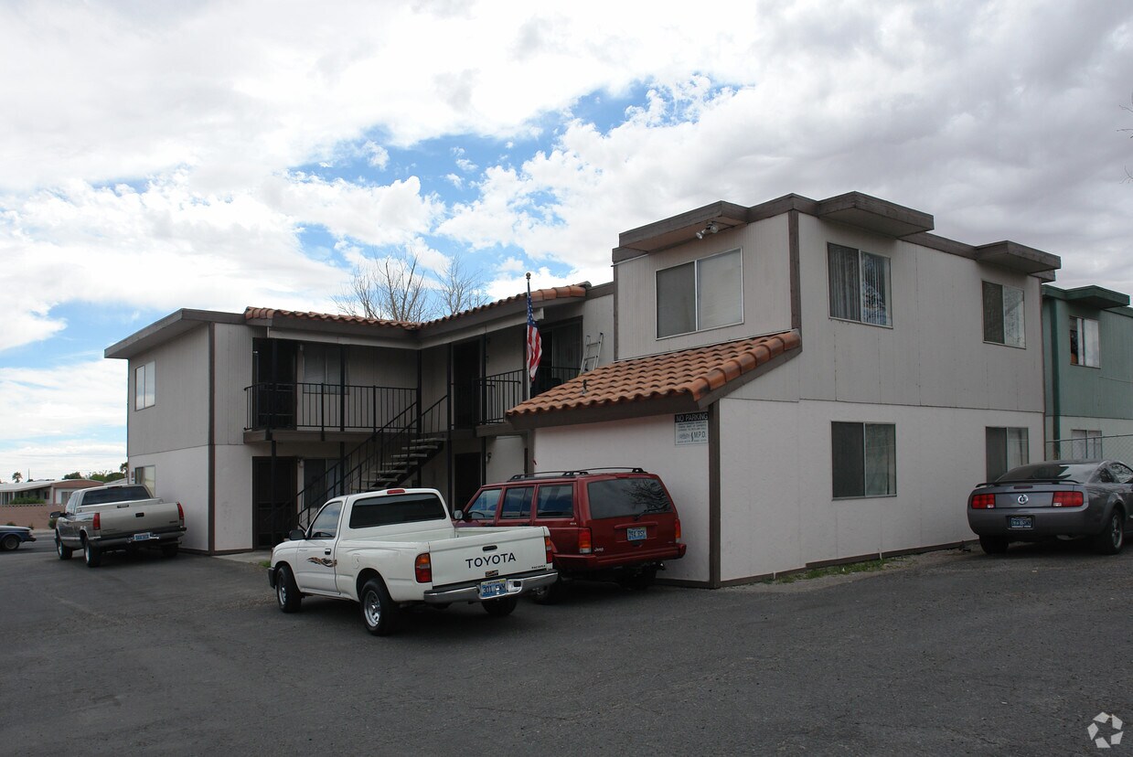 Building Photo - 4820 W Twain Ave