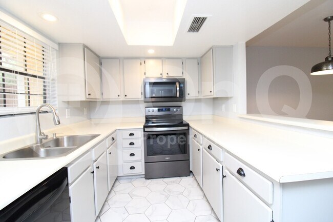 Foto del edificio - 4850 E Kachina Trail