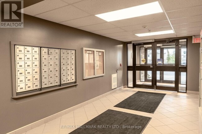 Building Photo - 67 Kingsbury Square