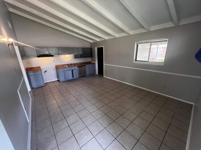 Foto del edificio - 4523 Lawrence Rd