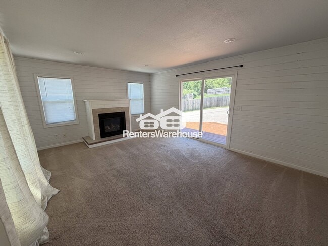 Building Photo - 2907 Knollwood Dr SE