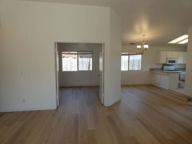 Building Photo - Light and Welcoming in Regency Estates