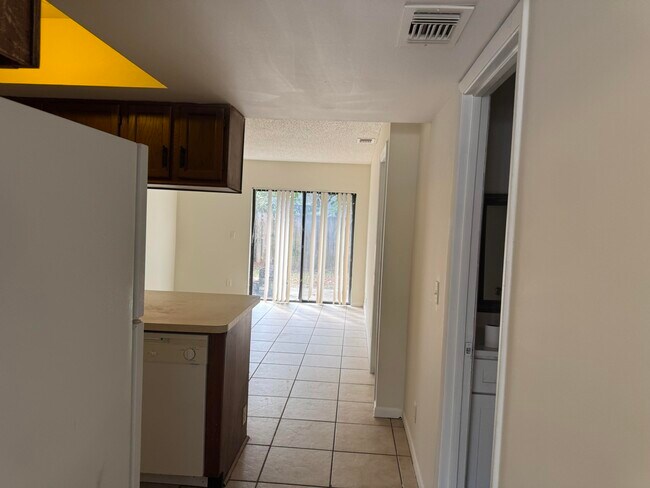 Foto del edificio - 1131 Goldenrod Rd