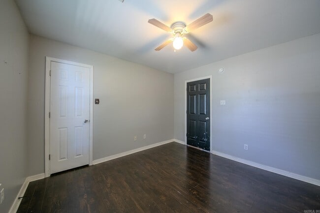 Building Photo - 12 Forest Dr