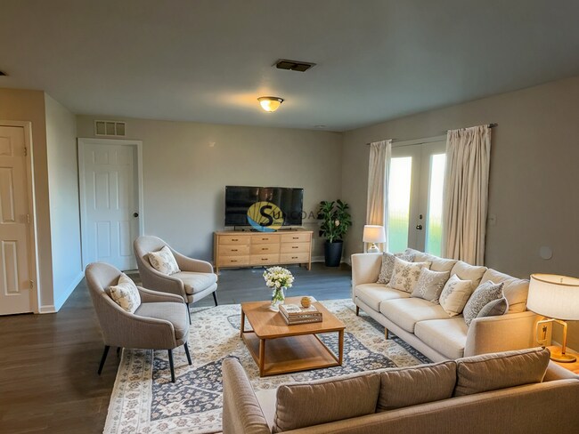 Building Photo - Gorgeous 4BR/2BA for Rent!