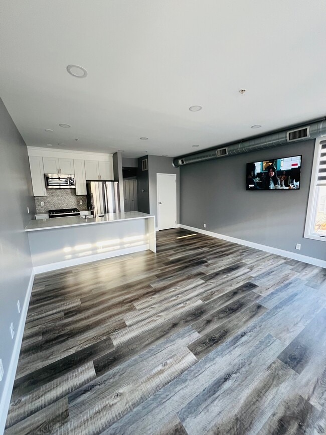 Building Photo - 182 Gay St