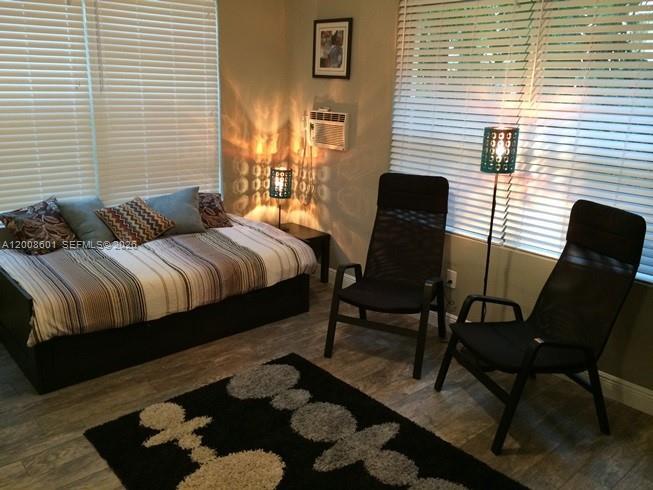 Foto del edificio - 119 Menores Ave