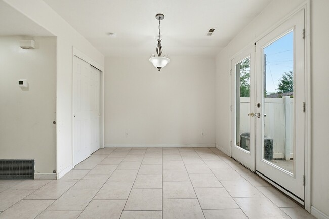 Building Photo - 154 N 800 E