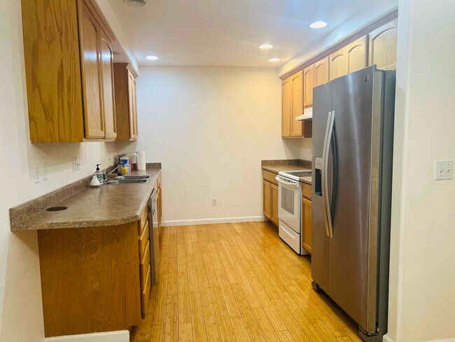 Foto del edificio - 2114 Hamilton Ave