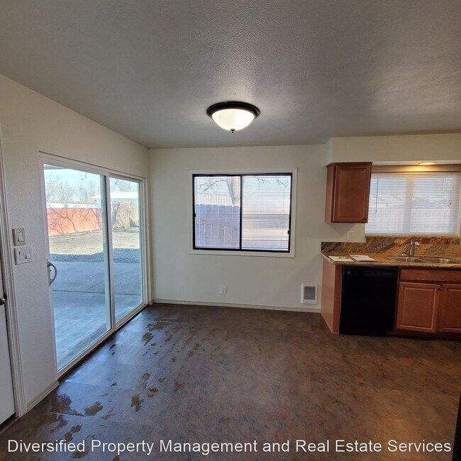 Foto del edificio - 3 br, 1.5 bath House - 34675 Hwy 99E