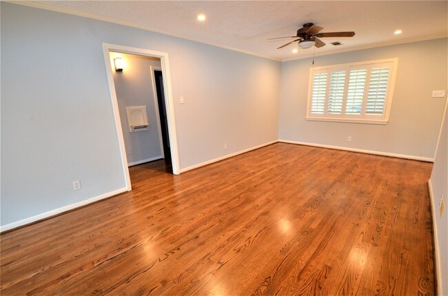 Building Photo - 1902 Coulcrest Dr