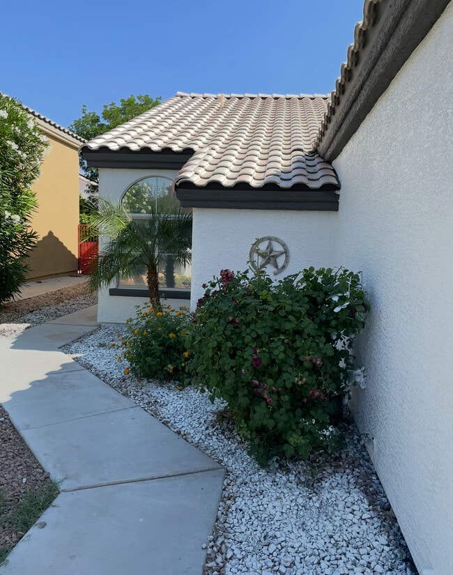Building Photo - 6101 Wild Berry Dr