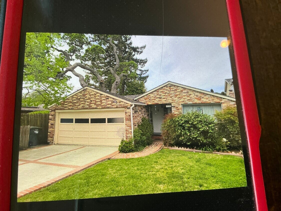 Primary Photo - 278 Kelton Ave