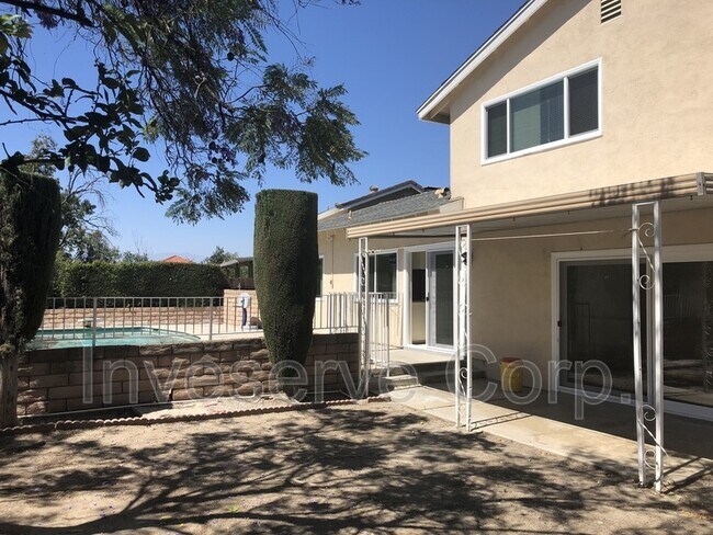 Building Photo - 3207 Woodcreek Cir