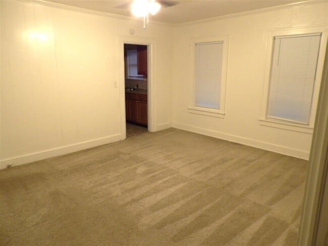 Foto del edificio - 716 NW Ferris Ave