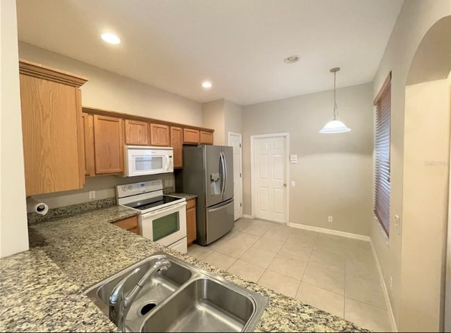 Kitchen - 4028 Bismarck Palm Dr