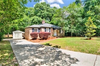 Building Photo - 309 Border Dr W