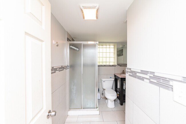 Foto del edificio - 5344 W Eddy St