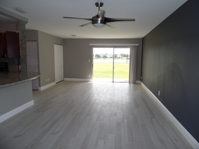 Foto del edificio - 3421 NW 44th St