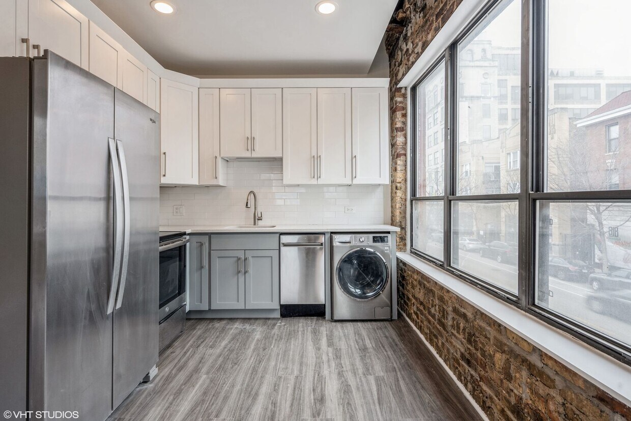 Foto principal - 2530 N Clark St
