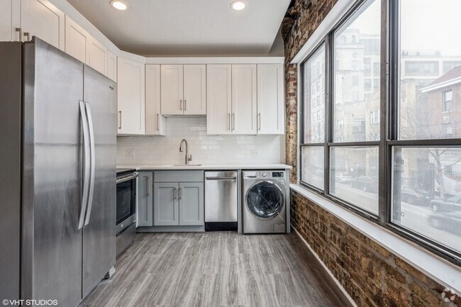 Building Photo - 2530 N Clark St