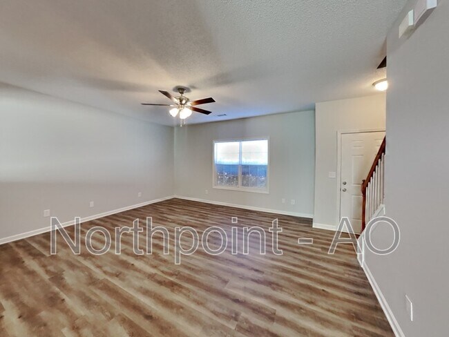 Building Photo - 8644 Thomas Ln