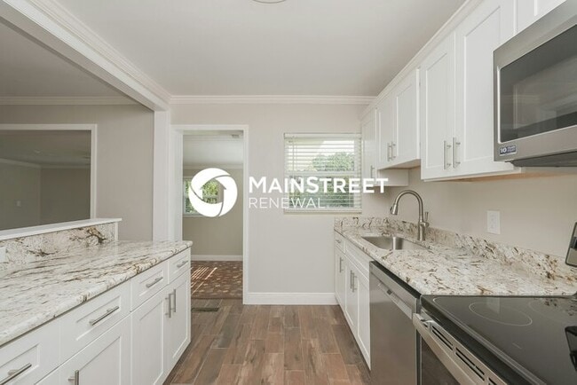 Building Photo - 3 Bedroom Pet-Friendly Home in LAKELAND, F...