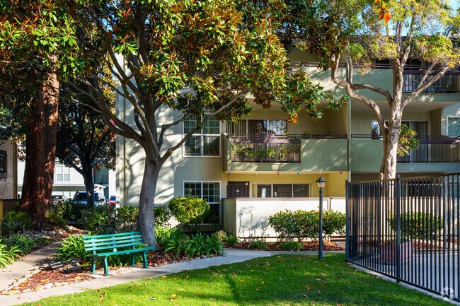 Patio - Redwood Plaza Apartments