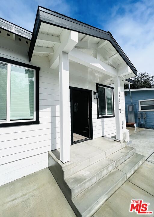 Primary Photo - 1127 N Sierra Bonita Ave