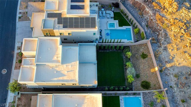 Building Photo - 714 Glowing Horizon St