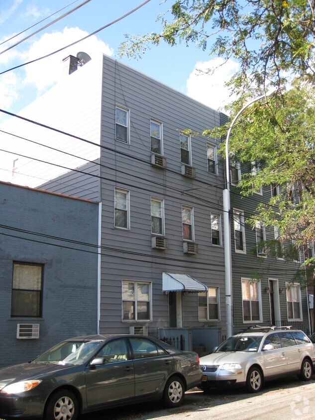 Foto del edificio - 5-36 47th Rd