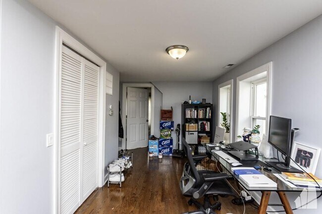 Foto del edificio - 2 bedroom in Chicago IL 60647