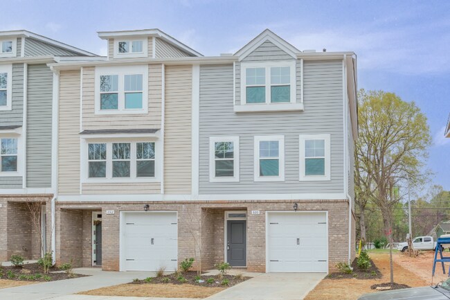Building Photo - 800 Rosefield Dr