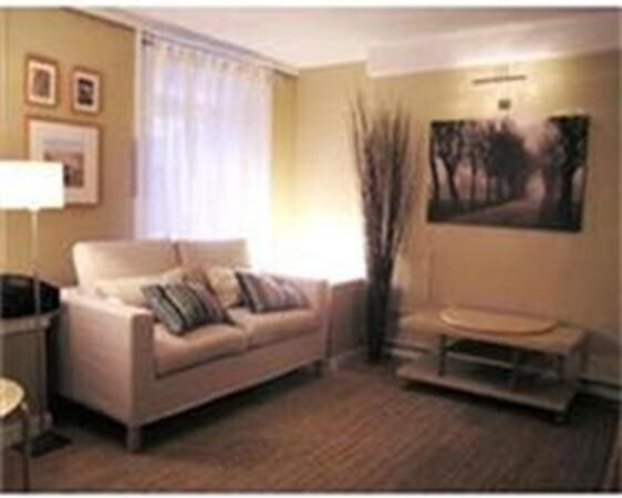 Foto principal - 703 Massachusetts Ave