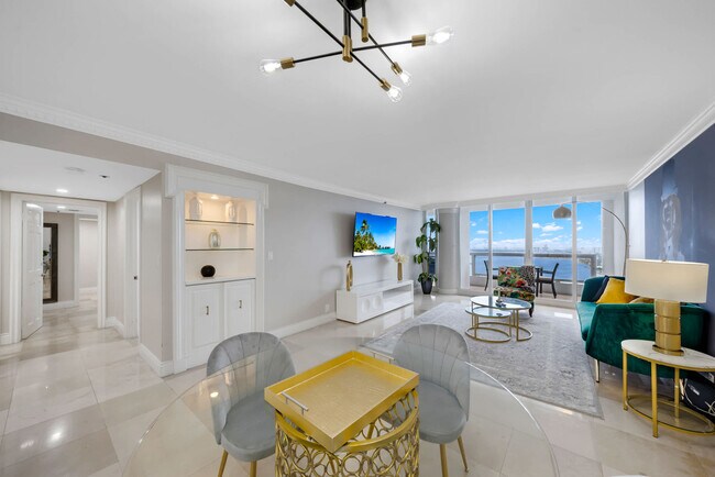 Foto del edificio - 1717 N Bayshore Dr