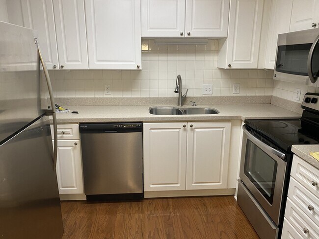 Building Photo - 2089 Stokes Ln