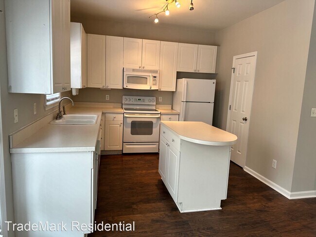 Building Photo - 3 br, 2.5 bath House - 2412 Sapphire Valle...