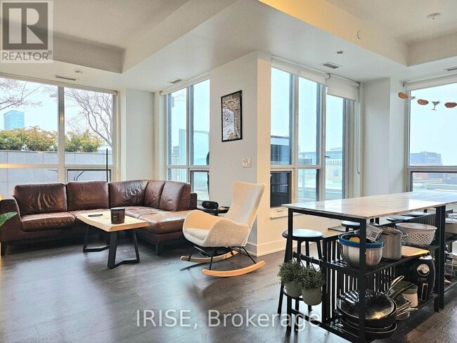 Building Photo - 38 Cameron St