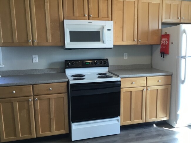 Building Photo - 6 S Ridge Rd