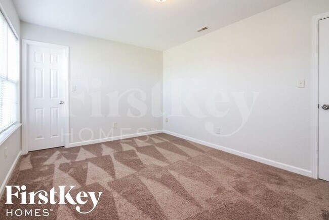 Building Photo - 911 Nicole Way