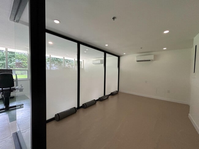 Building Photo - 30 Edith