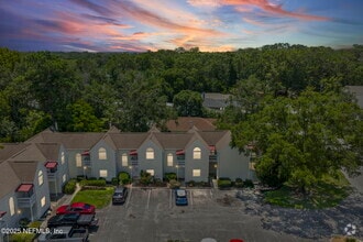 Building Photo - 2300 Twelve Oaks Dr