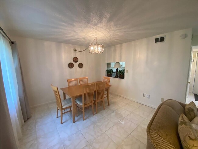 Foto del edificio - 5367 Vineland Rd
