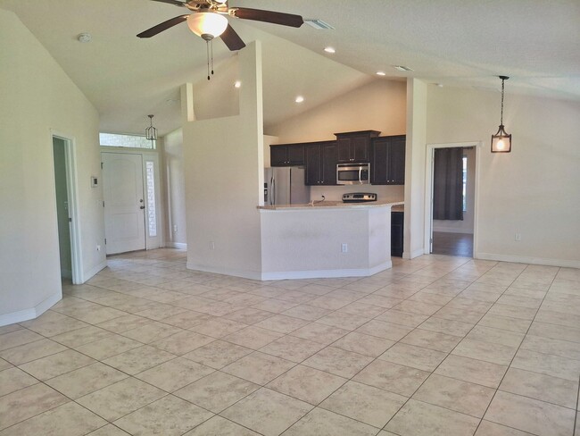 Foto del edificio - Spacious 4-Bedroom Brick Home in Preserve ...
