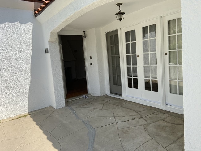 Front Door - 226 N Wetherly Dr