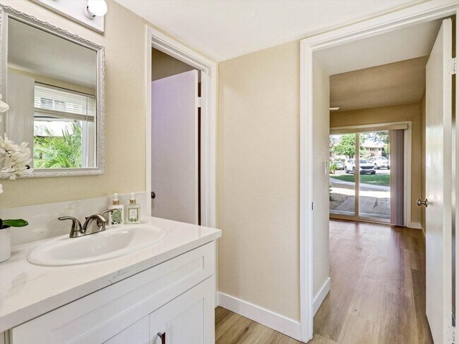 Foto del edificio - 64281 Spyglass Ave
