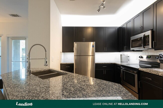 Foto del edificio - 420 W Slaughter Ln