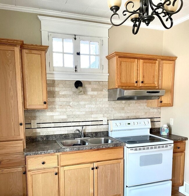 Foto del edificio - 305 8th Ave S