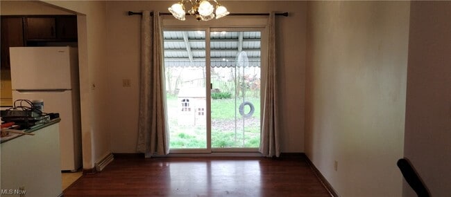 Building Photo - 206 Stuart Dr