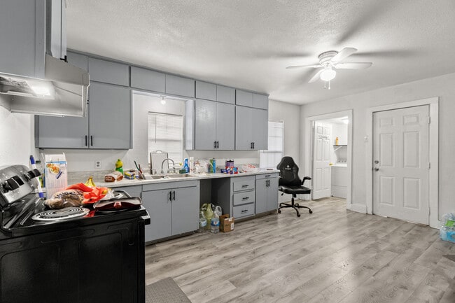 Foto del edificio - 1322 N Lincoln Ave